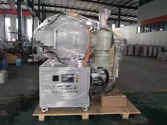 Uma fornalha do vácuo usada em uma fábrica para as peças de metal da aglomeração na alta temperatura