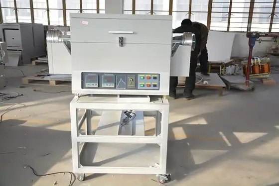 A fornalha de tubo giratória em 1400℃ é usada para o teste metalúrgico do carbono ativado