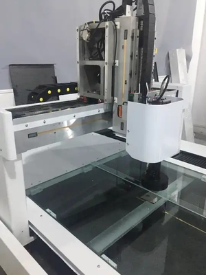 O microcomputador controlou a máquina video da medida 3D usada para o laboratório