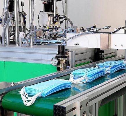 Linha de produção de máquina descartável da fabricação da máscara da Três-camada