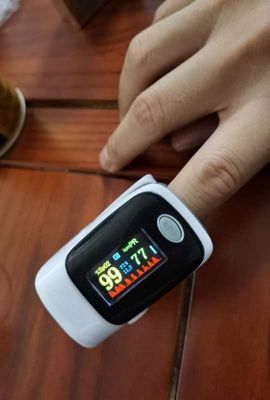 saturação do sangue do monitor 99% do dedo do sensor do oxigênio de 30mA 240BPM